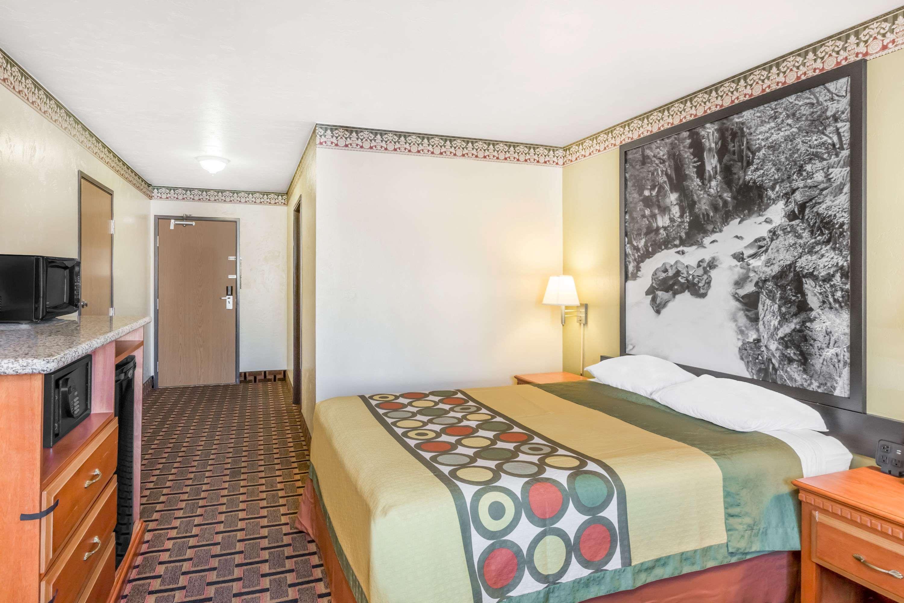 Super 8 By Wyndham Grants Pass Motel Exterior foto
